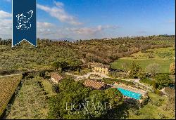 Charming estate with pool and park with olive trees in the province of Assisi