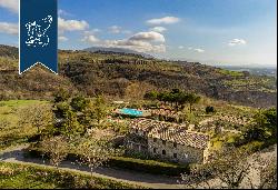 Charming estate with pool and park with olive trees in the province of Assisi