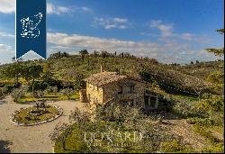 Charming estate with pool and park with olive trees in the province of Assisi