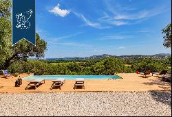 Prestigious, finely-renovated estate among the enchanting towns of Porto Rotondo, and Port