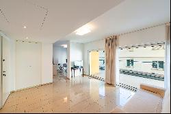 Modern 3.5 room flat with 100 m terrace located near Lugano city cente