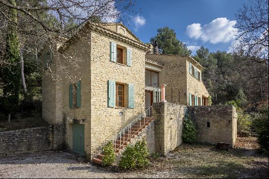 Property for sale in Saint-Marcellin-les-Vaison, in a peaceful location with a swimming po