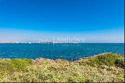 Property with direct access to the sea overlooking Ortigia