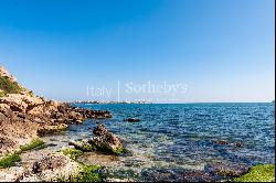 Property with direct access to the sea overlooking Ortigia