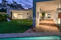 Modern Beach House in Montezuma