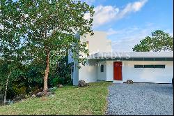 Modern Beach House in Montezuma