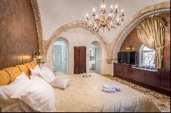 Western Wall Luxury Home