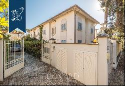 Stunning recently-renovated villa for sale a few minutes from the town centre