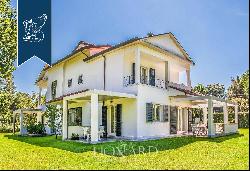 Stunning, recently-built villa in the quiet and leafy Ronchi area