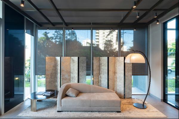Elegant apartment in the prestigious EMINENT Building Furnished by Armani/Casa