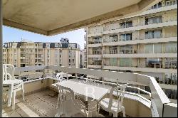 BIARRITZ,  GRANDE PLAGE, APARTMENT WITH A LARGE BALCONY