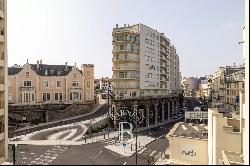 BIARRITZ,  GRANDE PLAGE, APARTMENT WITH A LARGE BALCONY