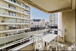 BIARRITZ,  GRANDE PLAGE, APARTMENT WITH A LARGE BALCONY