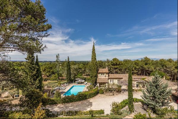 Stone farmhouse in stunning protected environment in St Remy de Provence