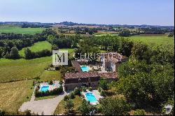 For sale, striking & expansive Chateau with 4 gites and swimming pools near Eymet