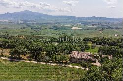 Charming property in Val d'Orcia