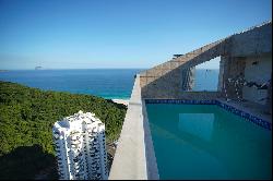 Newly built house in quiet condominium in Barra da Tijuca