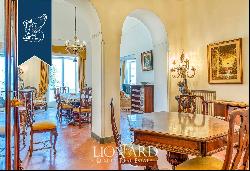 Wonderful estate for sale with a panoramic loggia overlooking Capri's sea