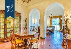 Wonderful estate for sale with a panoramic loggia overlooking Capri's sea