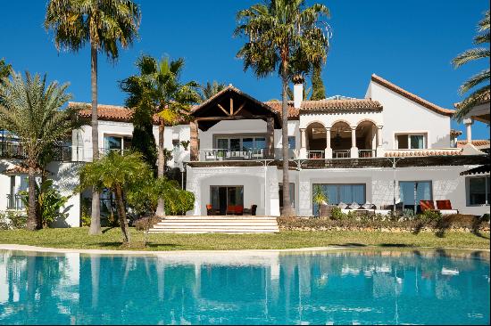 Great family house on one of the largest plots in Los Flamingos