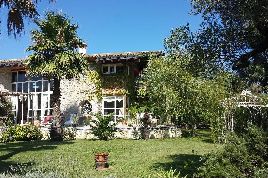 St Cyprien : Bâtisse hors normes sur luxuriante parcelle de 1310m²