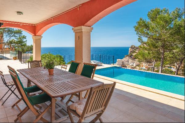 Mediterranean villa with sea views in Cala Moragues
