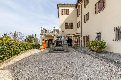 Historical villa dating back to the XVII century overlooking Arezzo