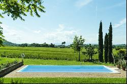 Historic farm in the heart of Crete Senesi