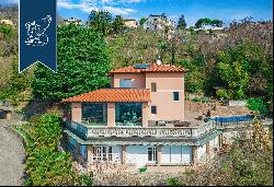 Estate with park and pool for sale on the hills around Como