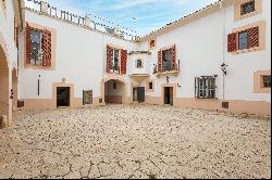 Stately property with swimming pool and stables in Palma