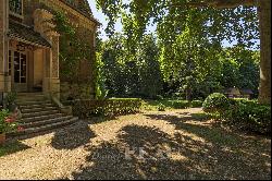 Seine valley, 45 min from Paris – A 19th century property with annexes set in 5 hectares