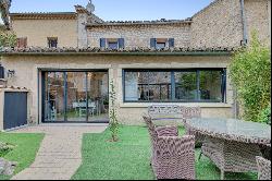 Village house close to Eygalieres and Saint Remy de Provence