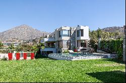 Modern house in the exclusive area of Los Trapenses