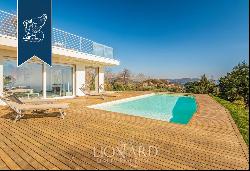 Designer villa for sale with a wonderful panoramic view of Versilia's sea