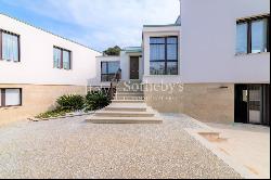 Elegant sea-front Villa in Quercianella