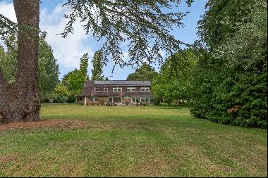 Itchel Lane, Crondall, Nr Farnham, Hants, GU10 5PT