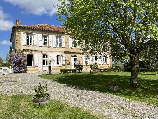 For sale Stunning country chateau 1.5 hectares - Toulouse 1hr 15 mins