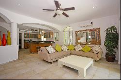 4 BEDROOM DUPLEX HOME NEAR THE BEACH