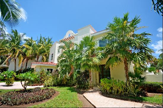 4 BEDROOM DUPLEX HOME NEAR THE BEACH