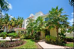 4 BEDROOM DUPLEX HOME NEAR THE BEACH