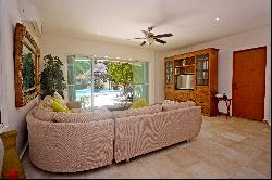 4 BEDROOM DUPLEX HOME NEAR THE BEACH