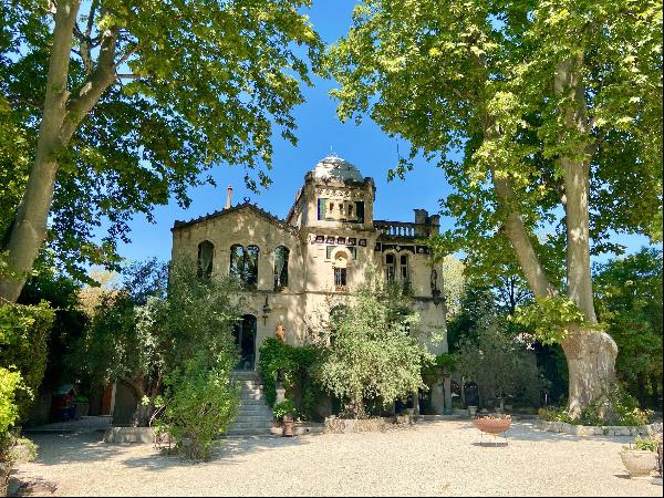 Saint-Remy-de-Provence walking distance with huge park.