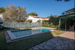 Nice house with flat plot of land, 5 minutes from Begur and Aiguablava