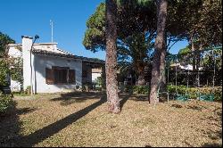 Nice house with flat plot of land, 5 minutes from Begur and Aiguablava