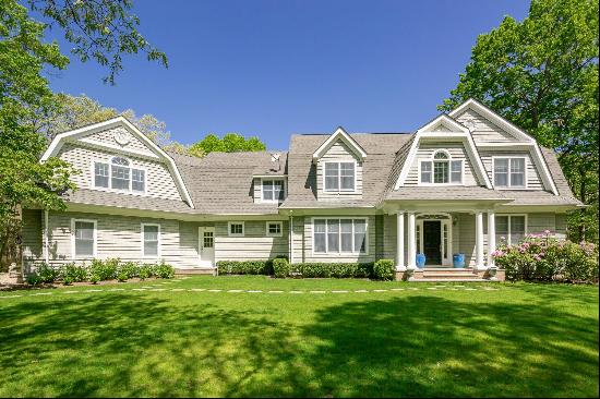 Grand Traditional in Grassy Hollow