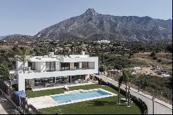 Modern luxury villa in an off-plan residential complex of only f, Marbella 29602