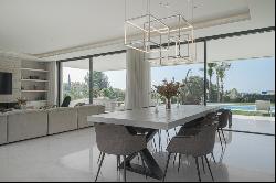 Modern luxury villa in an off-plan residential complex of only f, Marbella 29602