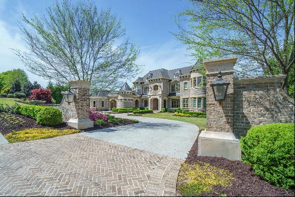 Spectacular Estate Overlooking Manor Lake and the 18th Green