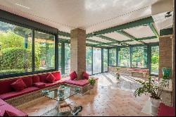 Prestigious Villa with indoor pool