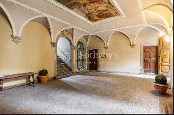 Prestigious apartment in Lucca